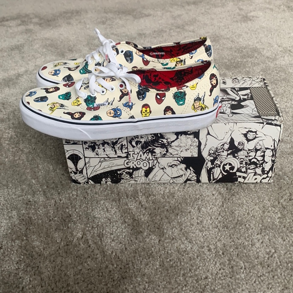 Marvel Vans Size 11 - Picture 2 of 6